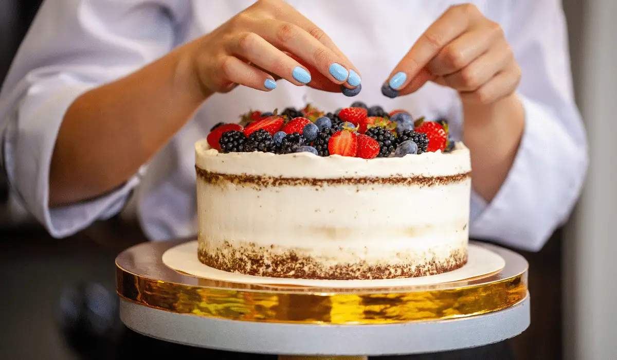 Half Kg Cake in Chennai (Gateau) Square Round Shape Hazelnut Walnut  Chocolate Honey - Arad Branding